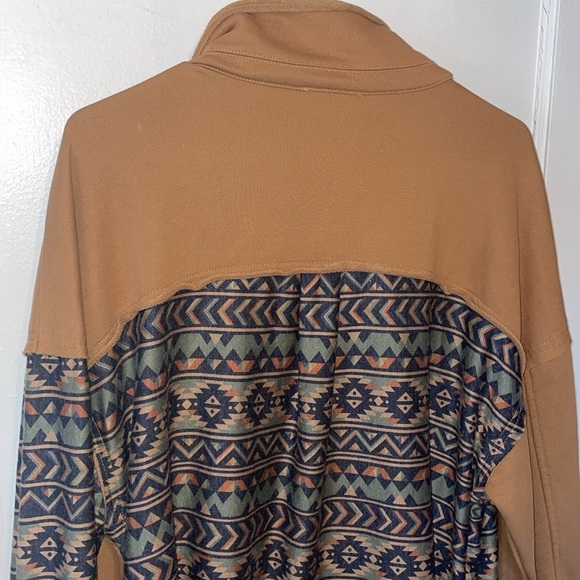 Miss Me Shacket Southwest Print button down top - Picture 8 of 11